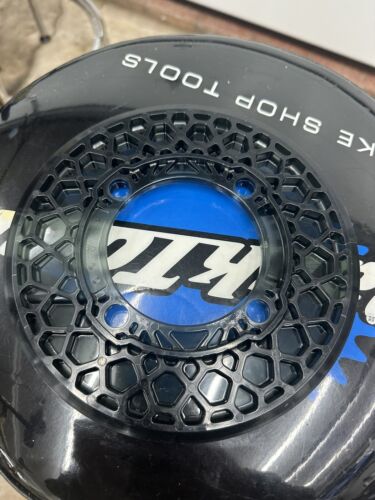 Shimano Saint FC-M810 Chainring Bashguard 38 - 42 Teeth BCD 104mm Black New - Picture 3 of 4