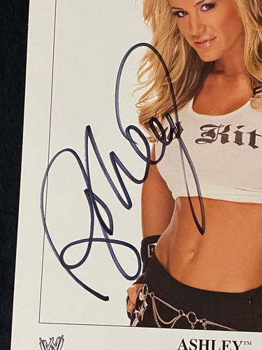 Ashley Massaro WWE Diva Wrestling Auto Original Promo Signed 8x10 Photo JSA COA - Picture 2 of 5
