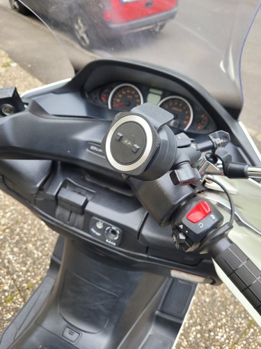 Scooter Suzuki Burgman 400, Bj. 2012, weiß, mit Original Topcase und Navi TomTom - Bild 4 von 10
