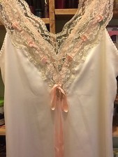 Vintage Alice Maloof Robe  Gown Lace And Satin Peach Size PM