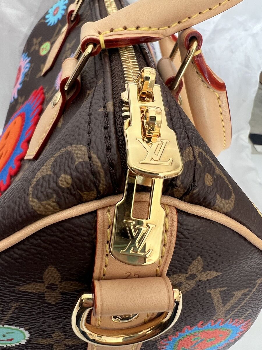 Louis Vuitton x Yayoi Kusama Speedy Bandoulière 25 Crossbody Louis Vuitton x Yayoi Kusama Speedy Bandoulière 25 Crossbody