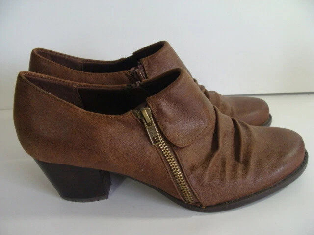 Bare Traps Boot Size 9 M Low Cut Boots Brown Faux Leather Women