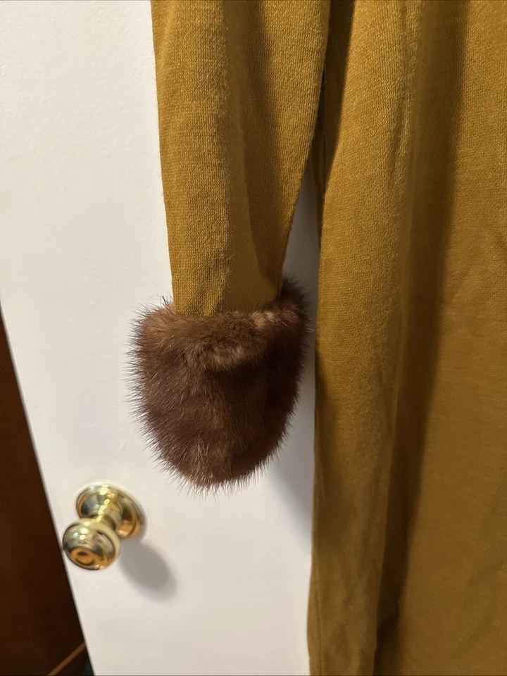 Elegante Vestido Vintage Mediano Lennie Nina Leonard Borde de Piel Capucha Cuello Fuera del Hombro Foto 2 de 4