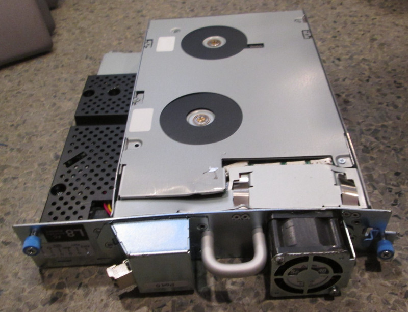 Dell IBM L8 LTO Ultrium 8-H Fibre Channel Tape Drive FOR PARTS ONLY