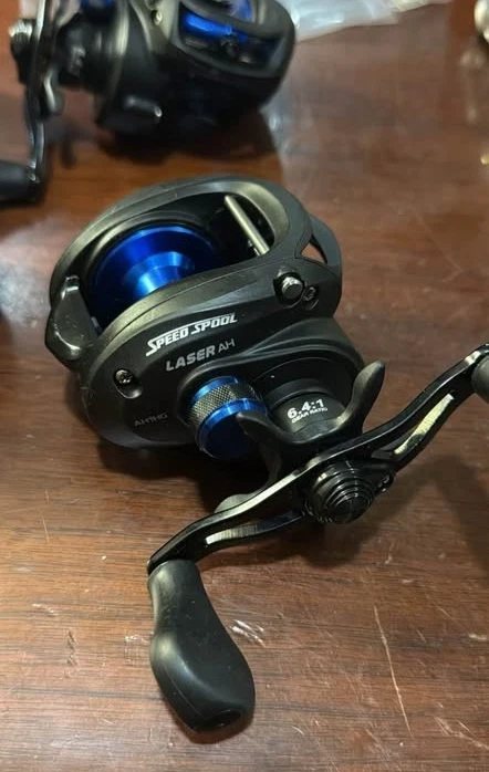 LOTE DE 4 carretes de fundición para mano derecha Lew's American Hero 6,4:1 Foto 2 de 3