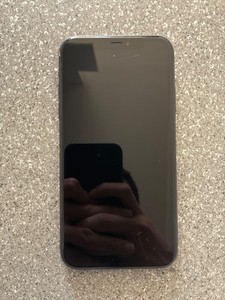 Apple iPhone 11- 64GB - Schwarz- 81 % Batteriekapazität