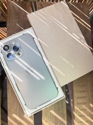Apple iPhone 15 Pro Max - 256 GB - Natural Titanium (Unlocked)
