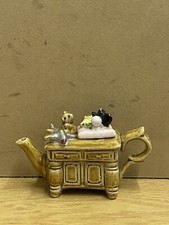 Vintage Farm Kitchen Table Novelty Collectible Decorative tea pot