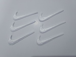 Lote 6 Parches bordados para Pegar, Termoadhesivos 5/1,5 cm estilo Nike  BLANCO | eBay
