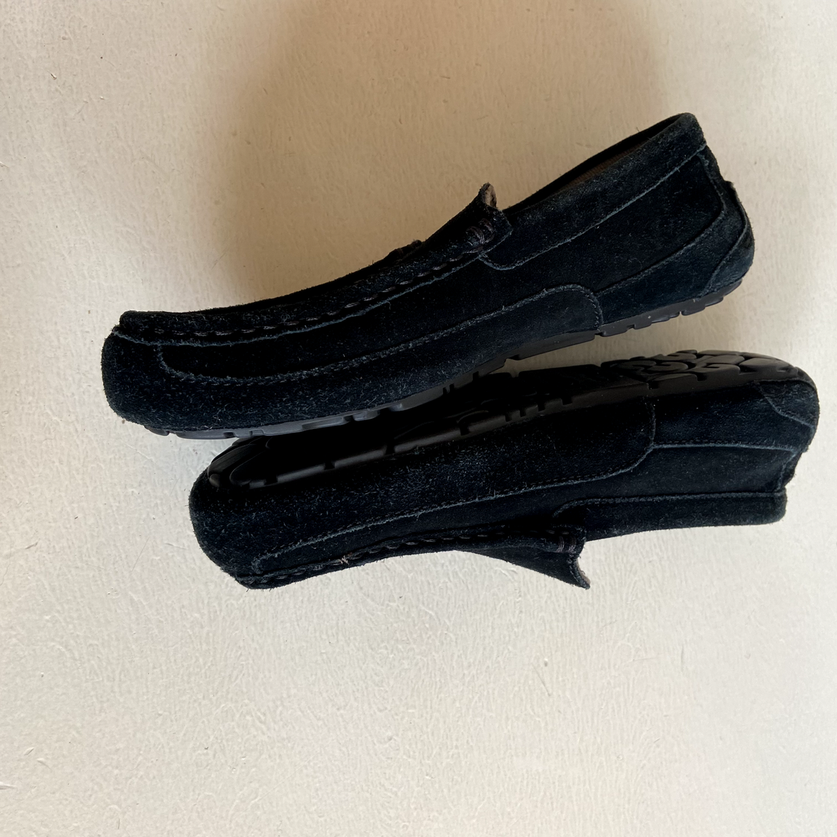 UGG Australia Euclid Slip on Shoes Mens Size 9.5 EUR 42.5 Black Leather Loafers UGG Shoes Mens Sz 9 EU 42 Black Suede Alder Slip On Loafer  main image 3