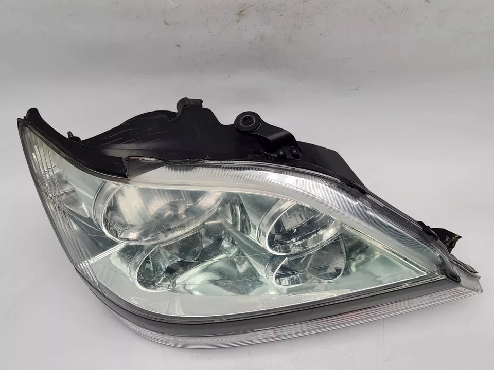2001-2003 Lexus RX300 Headlight Right/Passenger Side Halogen OEM - Image 2 of 4