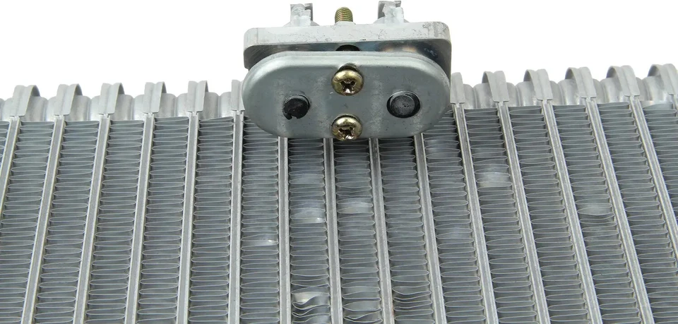 Núcleo evaporador aire acondicionado TYC 97091 para 96-02 Toyota 4Runner Foto 2 de 2