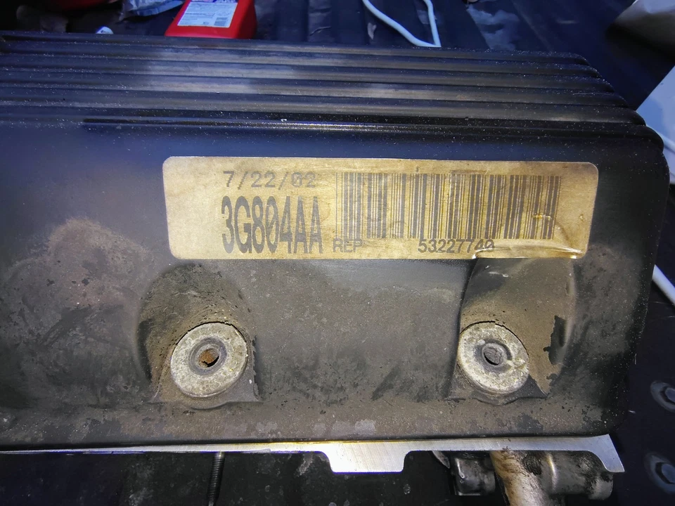 Cilindro de culata de coche Lincoln Town 4,6 L 2003 cubierta de válvula leva 7L2E-6090-D22D derecha Foto 2 de 4