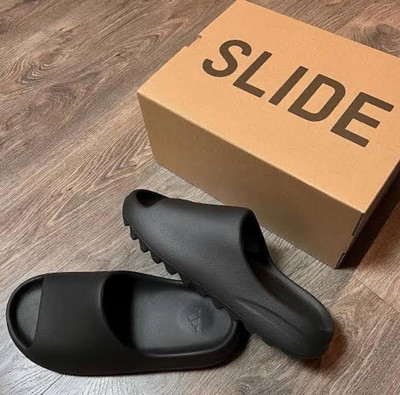 Yeezy Slides 