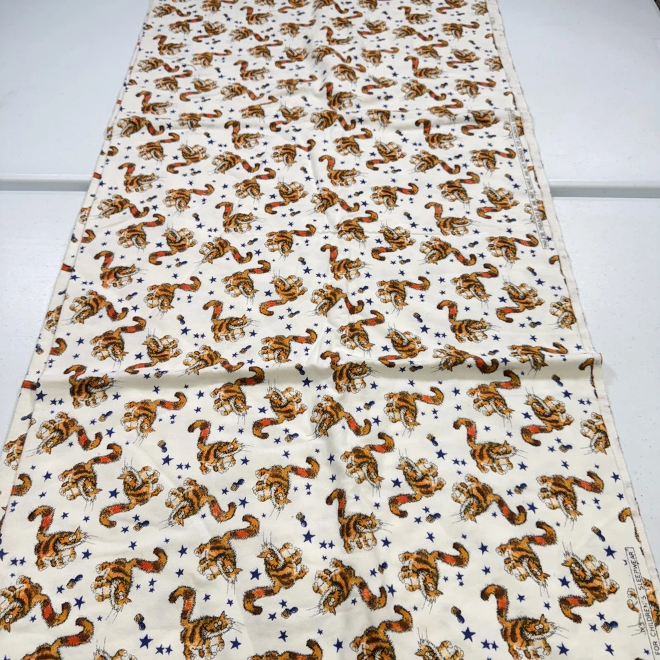tela naranja gatos gatitos estrellas 44x110 3 yardas Foto 2 de 4