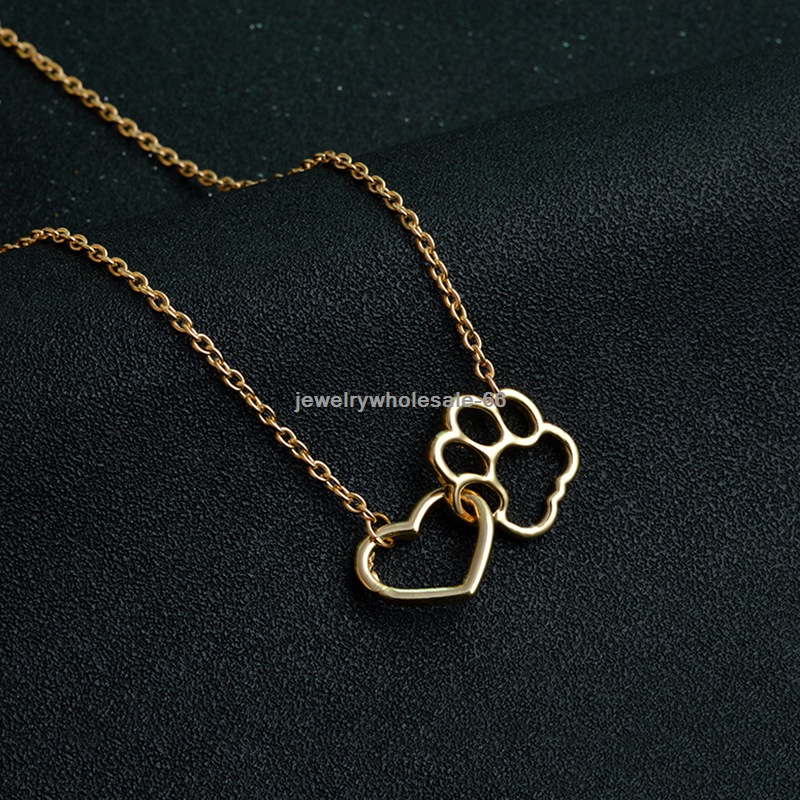Cute Pet Paw Print Brooch Pin - Heart-Shaped Alloy Animal Pin For Women (3 Colors) - View #3