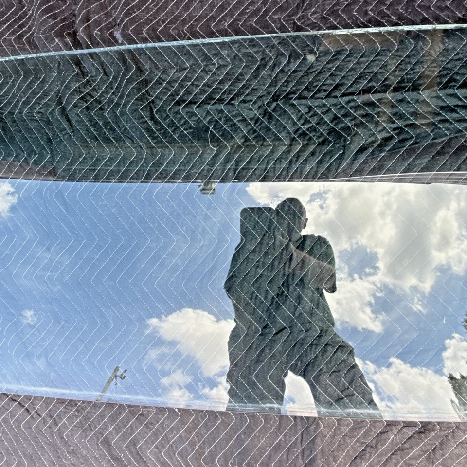 Pára-brisa traseiro usado OEM GM 1954-1955-1956 Buick Super 4 portas (RW122) - Imagem 4 de 4