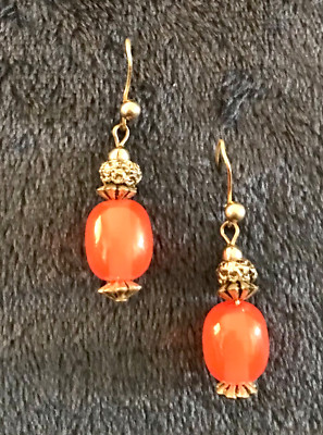 SWEET ORNATE VINTAGE DROP EARRINGS IN ORANGE LUCITE