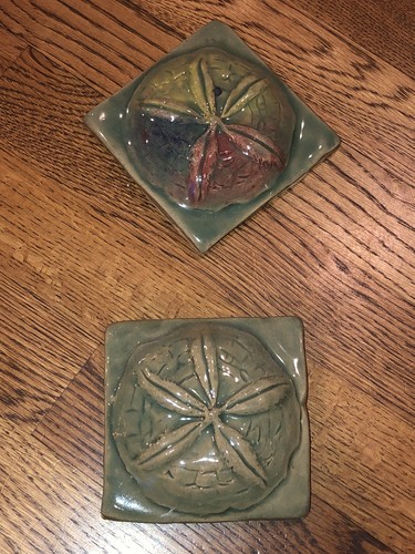 Two Vintage 4” Emerald Green Ceramic Tile Sand Dollars Bathroom Decor Wall Art - Picture 2 of 22