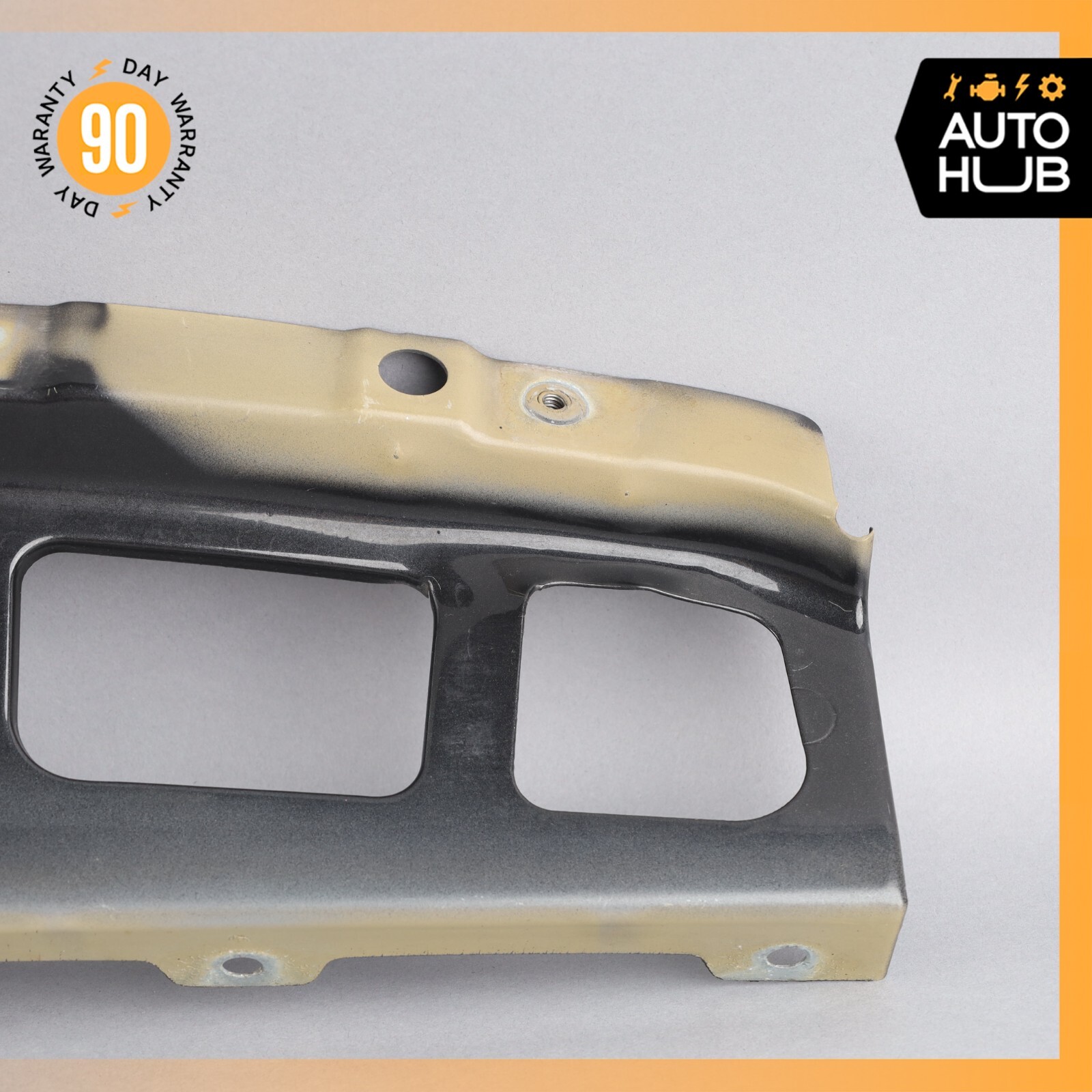 08-19 Maserati GranTurismo GranCabrio Front Left Fender Top Mount Bracket OEM