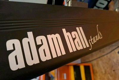 Adam Hall Keyboardständer 2 Etagen Metall schwarz für 2 Keyboards