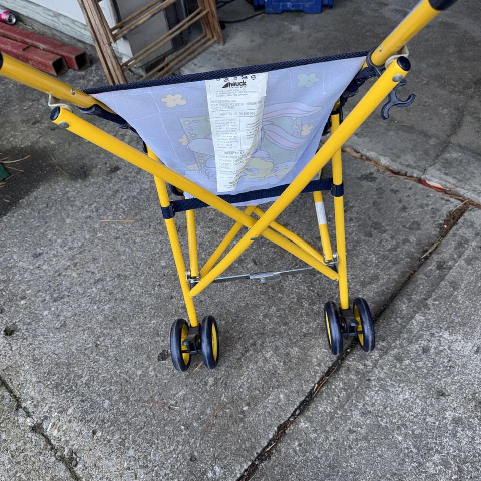 Baby Looney Tunes Unbrella Stroller Tweety Bird Bugs Bunny Excellent Condition - Image 3 of 4