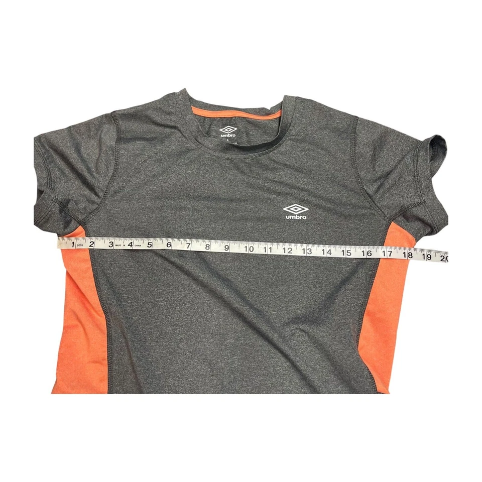 Camiseta Umbro Running Feminina Grande Urze Cinza Laranja Poliéster Pulôver Elástico - Imagem 4 de 4
