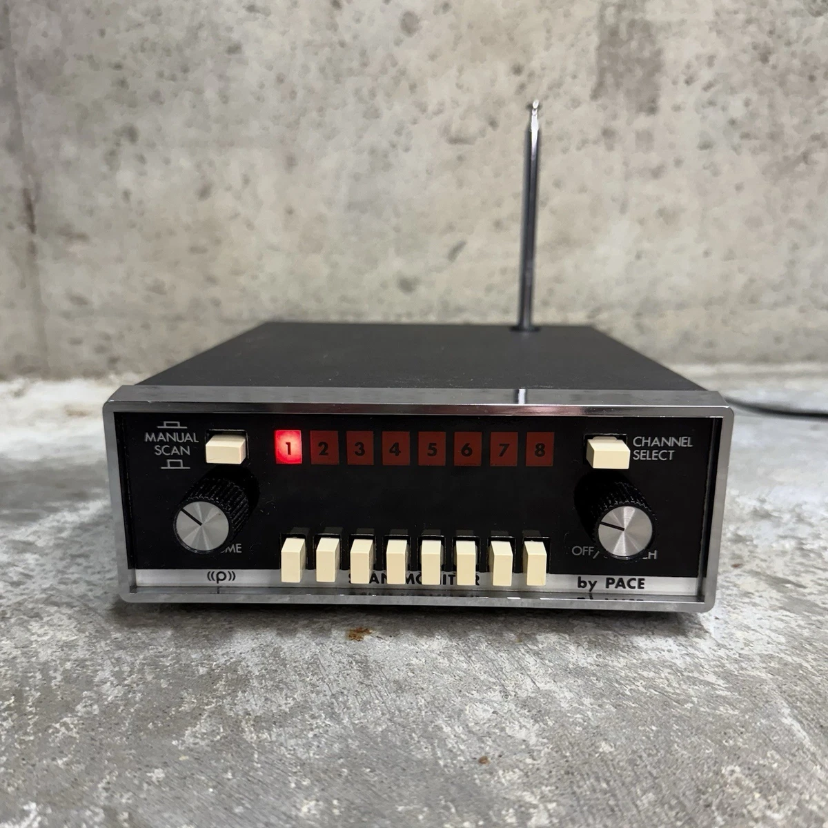 Roberts Scan /S28 VHF/FM Monitor Receiver Vintage Crystal Scanner Made