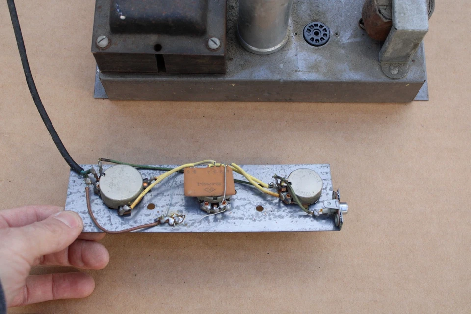 Amplificador de tubo Sylvania 1957 chasis 6V6 12AX7 5Y3GT consola amplificador o guitarra hágalo usted mismo Foto 4 de 4