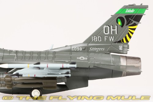 per Hobby Master F-16C Fighting Falcon Shark 86-0272 57th Wing 64th Aggressor Sqn. Nellis AFB marzo 2017 1:72 DIECAST Aircraft Pre-Built Model