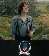 ELIJAH WOOD SIGNED 'THE LORD OF THE RINGS' FRODO 8x10 PHOTO AUTOGRAPHED BAS COA