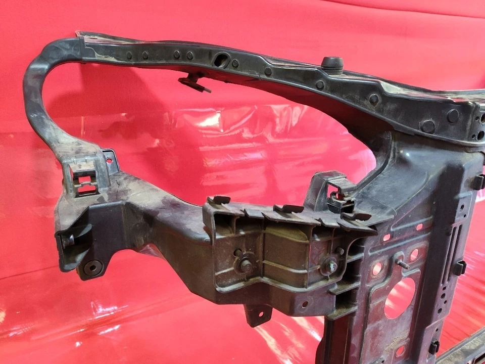 Кронштейн в сборе основной поддержки переднего конца радиатора купе Hyundai Genesis 13–16 годов выпуска - Изображение 2 из 4