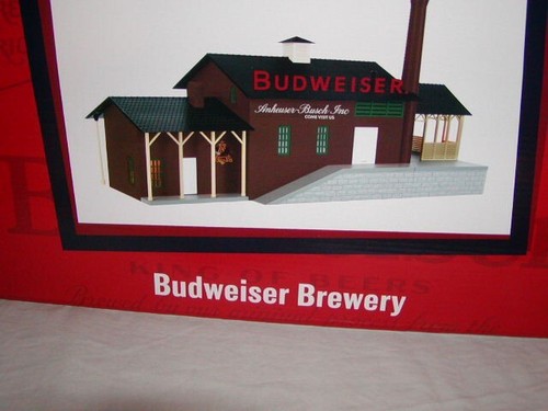 Lionel 2229190 Budweiser Brewery Building Plug expand Play O 027 New MIB Sealed - Picture 6 of 9