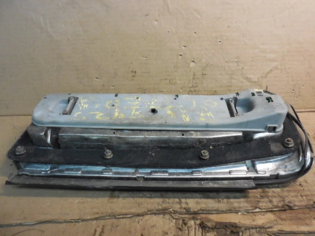 Luz trasera pasajero derecho 043-7165 Mitsubishi Tredia L 1985 1986 1987 1988 Foto 4 de 4