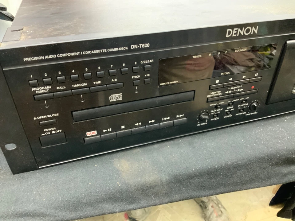 Componente de audio de precisión Denon DN-T620 / CD / reproductor combinado de casete Foto 2 de 4