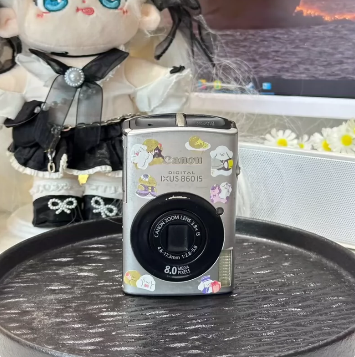 Canon Digital IXUS 860 IS 3.8x Optical Zoom 8.0 MP CCD Digital