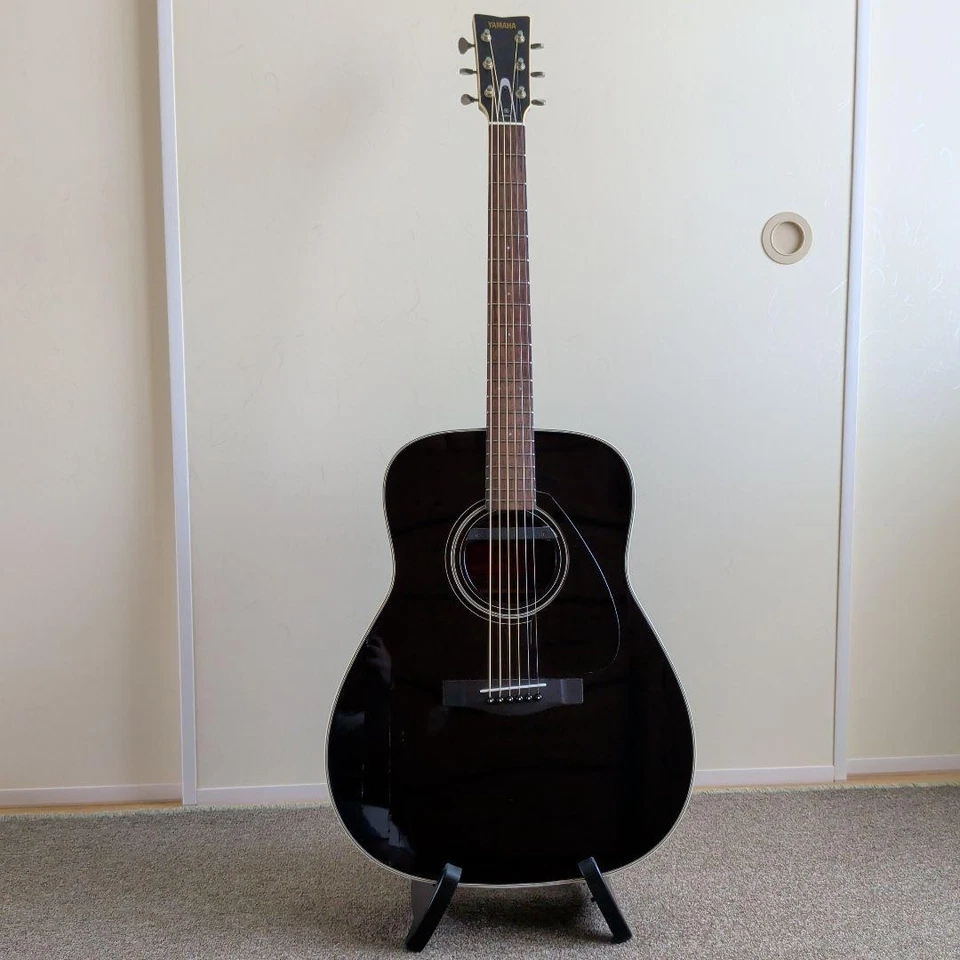 Corps de guitare acoustique Yamaha noir - Photo 1/4