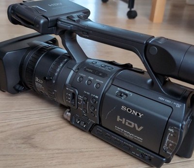 SONY HDR-FX1 DV Camcorder Video Camera Junk w/Battery charger control eyepiece