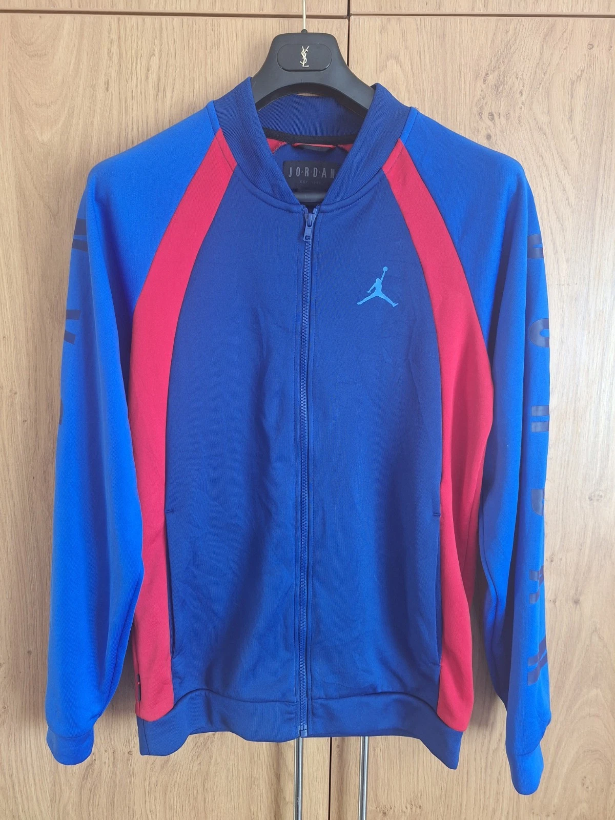 Mens Nike Air Jordan Tracksuit Jacket Size S. In Good Used Condition
Opens in a new window or tab
