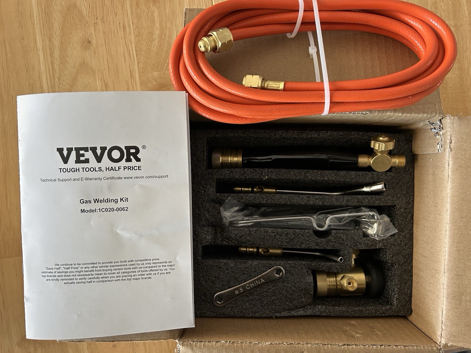 VEVOR Air Acetylene Torch Kit, Acetylene Gas Welding Tool with 149'' Hose, 2 Wel
