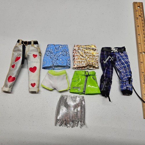 Rainbow High UNTERTEILE PAKET - Hosen Shorts Röcke Kleidung - Kia Uma Ayesha Karma