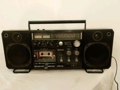 BOOMBOX SANYO M 9998LU 1978 VINTAGE RADIO FUNKTIONSTÜCHTIG.ALLES SEHR GUT LESEN.