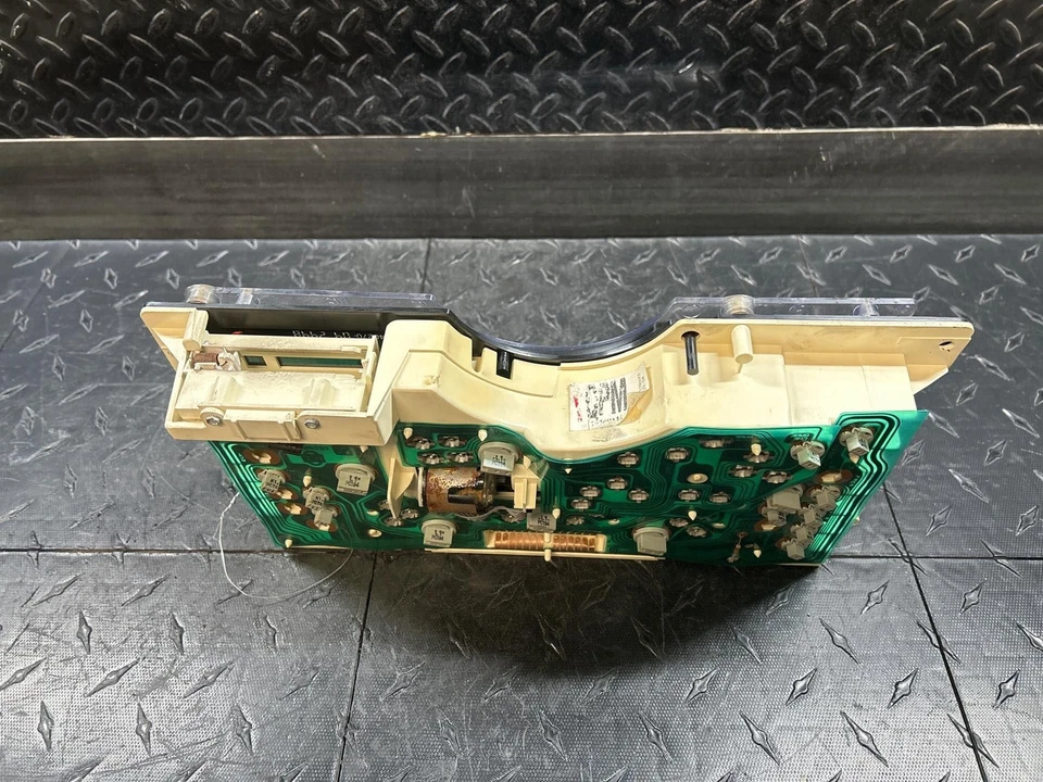 92-93 CT2500 Speedometer gas tach ID 16140105 (cluster) 104K - Изображение 4 из 4