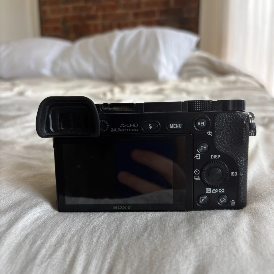 Sony A6000 24.3 MP Mirrorless Digital SLR Camera - Black (Issue with Lens) - Image 2 of 4