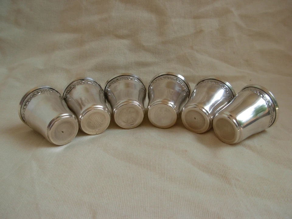 ANTIGUAS COPAS DE LICOR FRANCESAS DE PLATA DE LEY, JUEGO DE 6, FINALES DEL SIGLO XIX. Foto 4 de 4