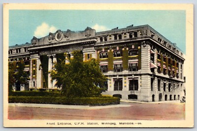 Postcard Front Entrance, C.P.R. Station, Winnipeg, Manitoba, Canada Unposted