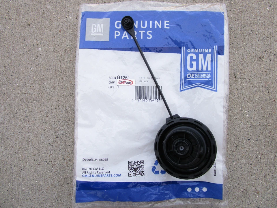 97 - 05 PONTIAC SUNFIRE FUEL GAS TANK FILLER CAP WITH TETHER OEM BRAND NEW - Image 3 of 4