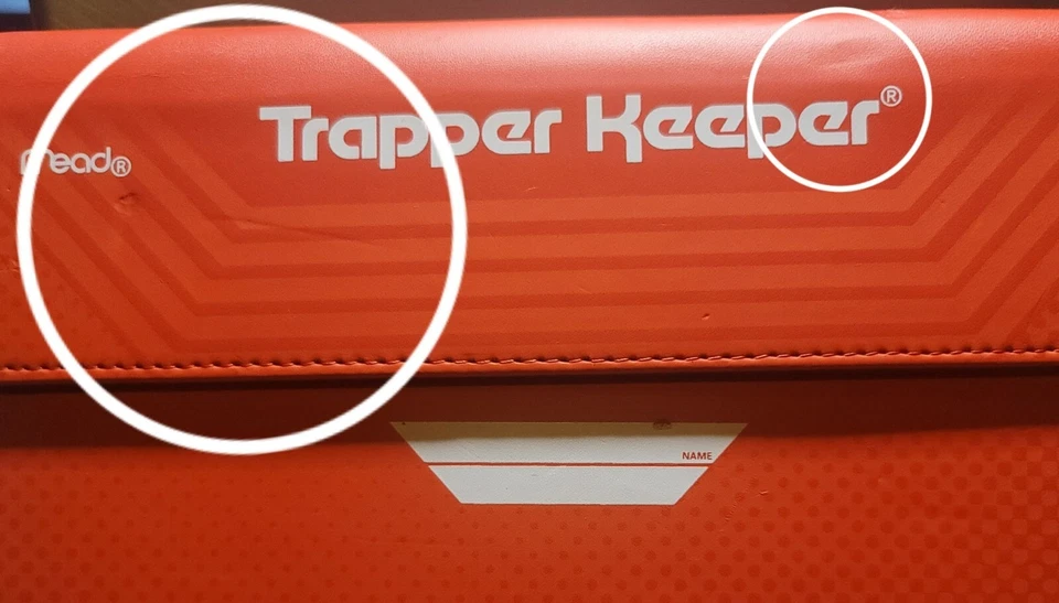 Estuche universal rojo Mead Trapper Keeper para tabletas de 7" a 8" Foto 2 de 4