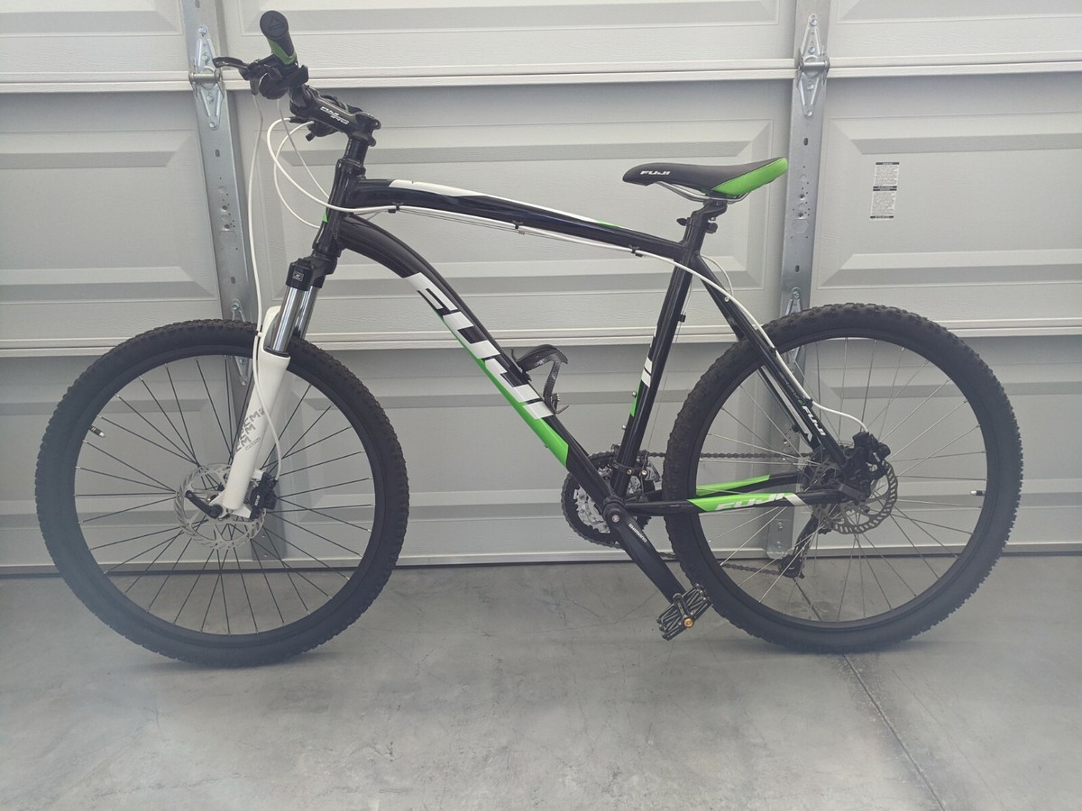 Fuji Nevada Aluminum 27-Speed Mountain Bike with Hydraulic Disc Brakes