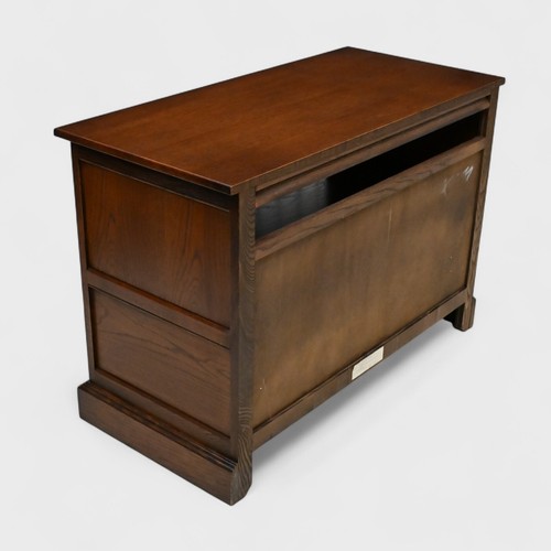 Old Charm TV Stand Glazed Drawer Model 2265 Tudor Brown Strong FREE UK Delivery - Picture 6 of 24